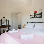 Apartman Seaview Tranquility - Elegant Escapes By The Shore *