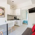 Apartman Seaview Tranquility - Elegant Escapes By The Shore *