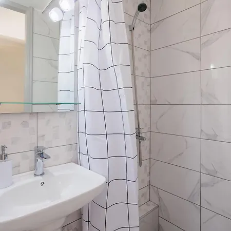 Apartment Seaview Serenity - Beachside Getaways