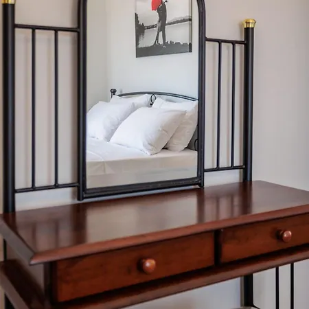 Seaview Tranquility - Elegant Escapes By The Shore Daire