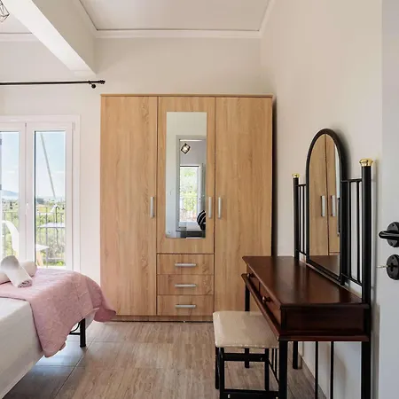 Seaview Serenity - Beachside Getaways