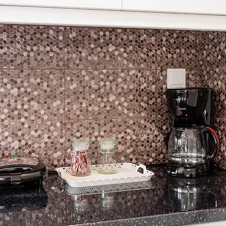 Seaview Tranquility - Elegant Escapes By The Shore Apartmán