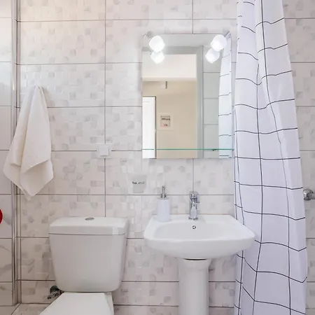 Seaview Tranquility - Elegant Escapes By The Shore