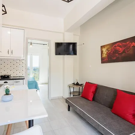 Seaview Tranquility - Elegant Escapes By The Shore *